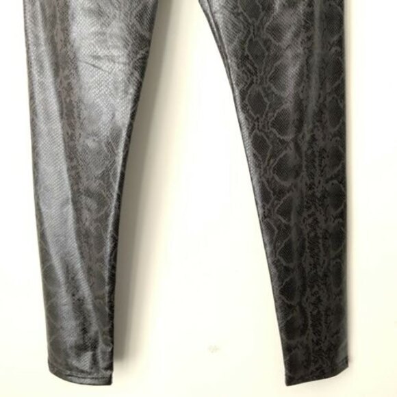 7 For All Mankind Snake Print Coated Pull-on Pants M - Picture 5 of 8